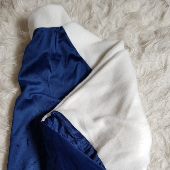 Sweater - Picture 3 of 3